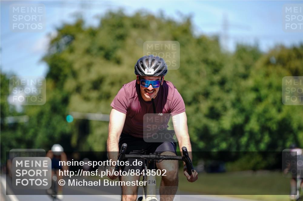 07.09.2025 - 19. Norderstedt Triathlon Michael Burmester http://msf.ph/oto/8848502 07.09.2025 13:20:10 Radfahren 264 meine-sportfotos.de