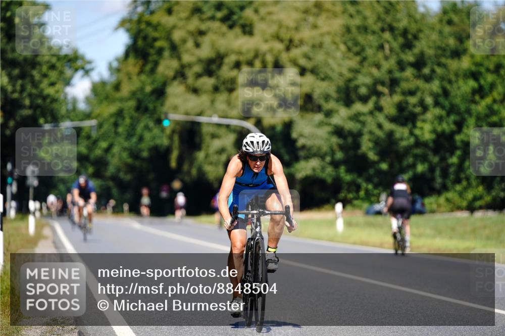 07.09.2025 - 19. Norderstedt Triathlon Michael Burmester http://msf.ph/oto/8848504 07.09.2025 13:20:12 Radfahren 264, 270 meine-sportfotos.de