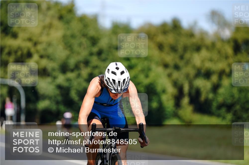 07.09.2025 - 19. Norderstedt Triathlon Michael Burmester http://msf.ph/oto/8848505 07.09.2025 13:20:14 Radfahren 264, 270 meine-sportfotos.de
