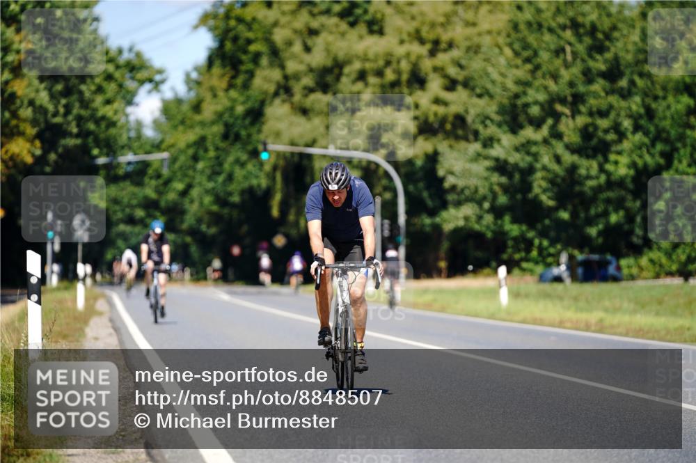 07.09.2025 - 19. Norderstedt Triathlon Michael Burmester http://msf.ph/oto/8848507 07.09.2025 13:20:18 Radfahren 360 meine-sportfotos.de