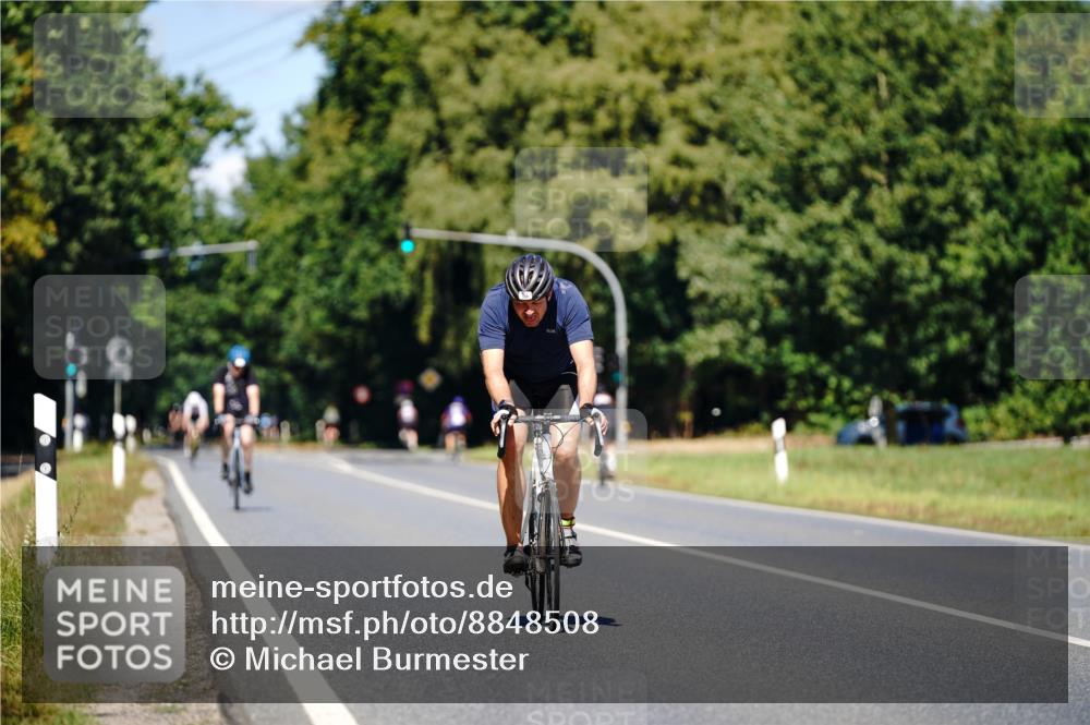 07.09.2025 - 19. Norderstedt Triathlon Michael Burmester http://msf.ph/oto/8848508 07.09.2025 13:20:18 Radfahren 360 meine-sportfotos.de