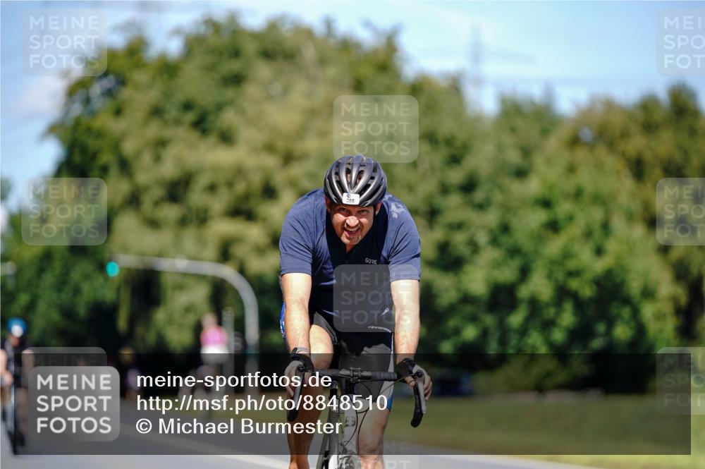 07.09.2025 - 19. Norderstedt Triathlon Michael Burmester http://msf.ph/oto/8848510 07.09.2025 13:20:20 Radfahren 360 meine-sportfotos.de