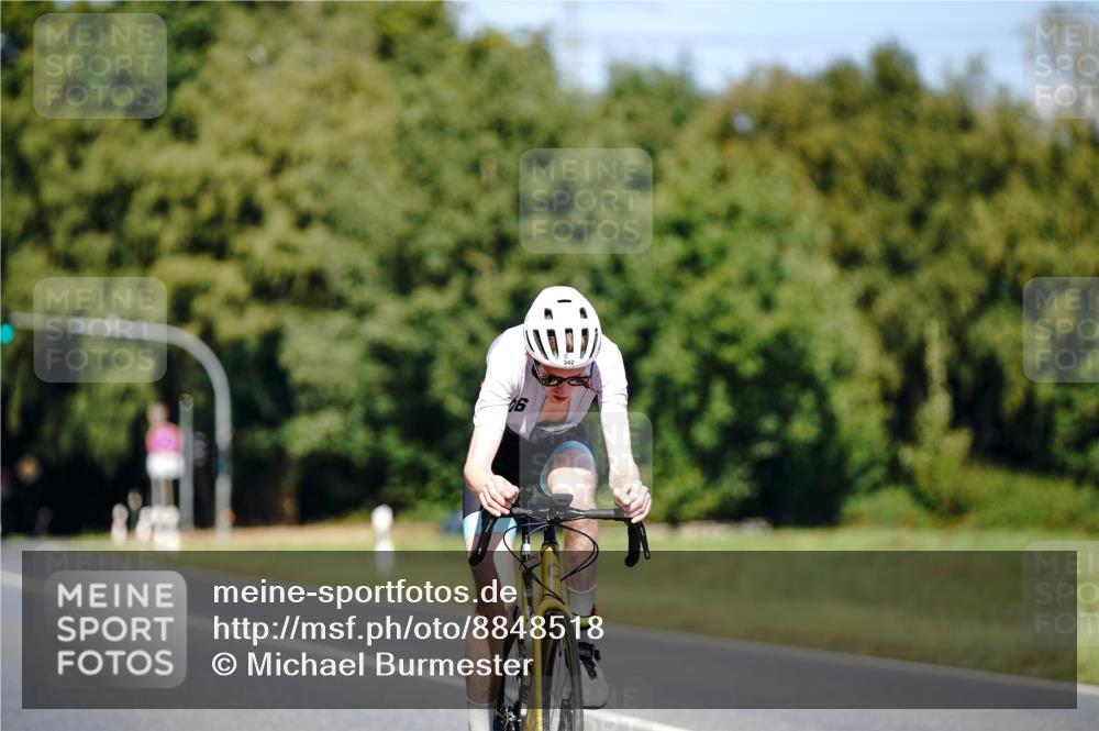 07.09.2025 - 19. Norderstedt Triathlon Michael Burmester http://msf.ph/oto/8848518 07.09.2025 13:20:31 Radfahren 342 meine-sportfotos.de