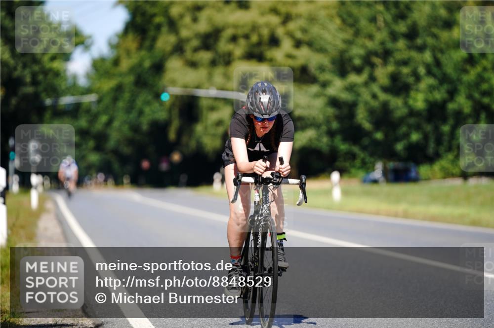 07.09.2025 - 19. Norderstedt Triathlon Michael Burmester http://msf.ph/oto/8848529 07.09.2025 13:20:49 Radfahren 319, 333 meine-sportfotos.de