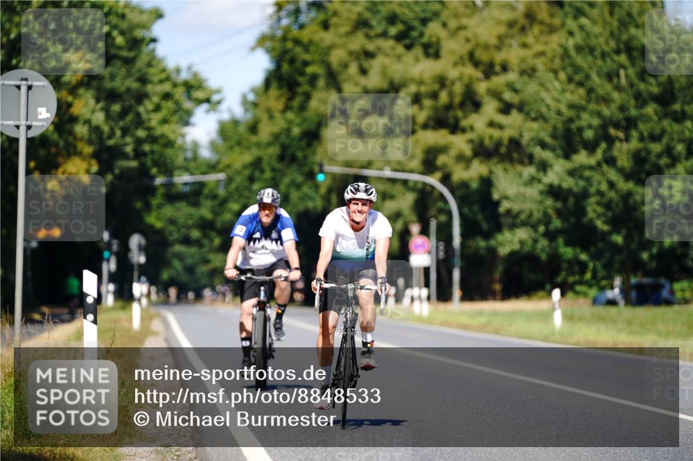 07.09.2025 - 19. Norderstedt Triathlon Michael Burmester http://msf.ph/oto/8848533 07.09.2025 13:21:03 Radfahren 339 meine-sportfotos.de
