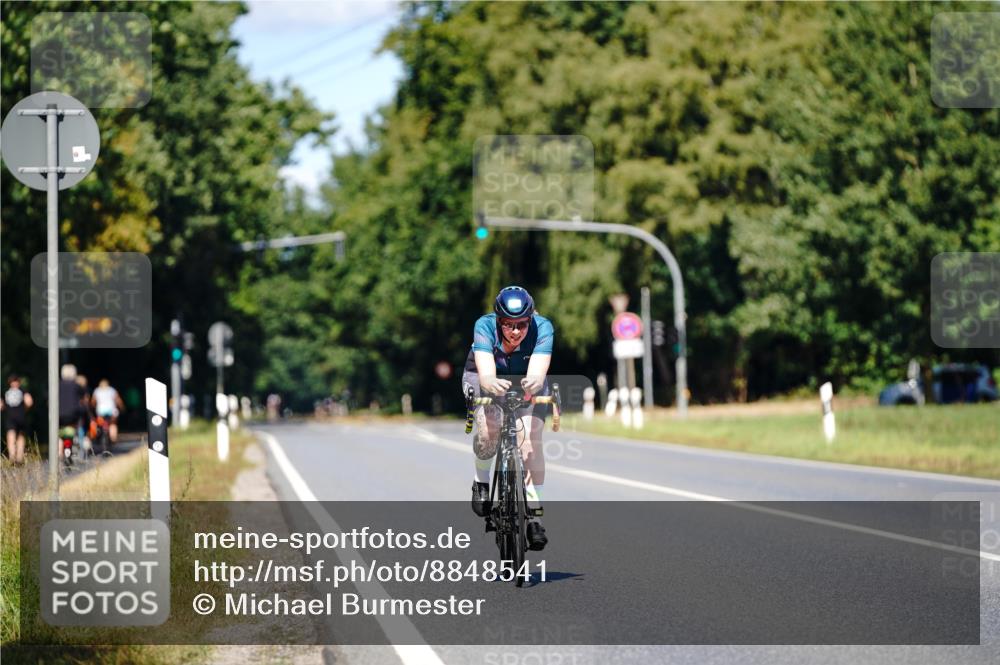 07.09.2025 - 19. Norderstedt Triathlon Michael Burmester http://msf.ph/oto/8848541 07.09.2025 13:21:20 Radfahren 337 meine-sportfotos.de