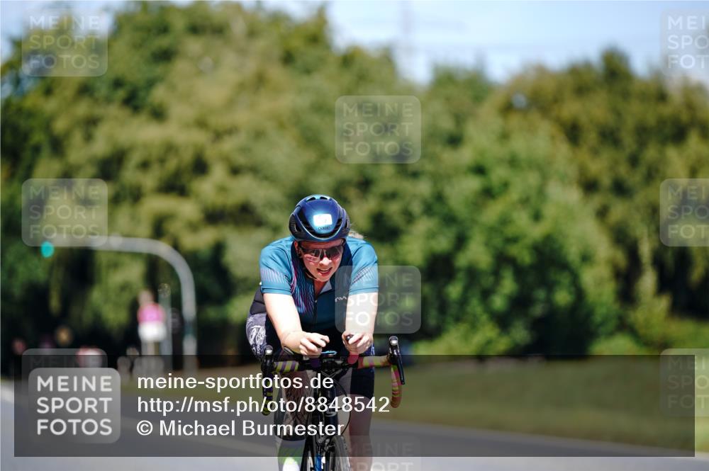 07.09.2025 - 19. Norderstedt Triathlon Michael Burmester http://msf.ph/oto/8848542 07.09.2025 13:21:22 Radfahren 337 meine-sportfotos.de