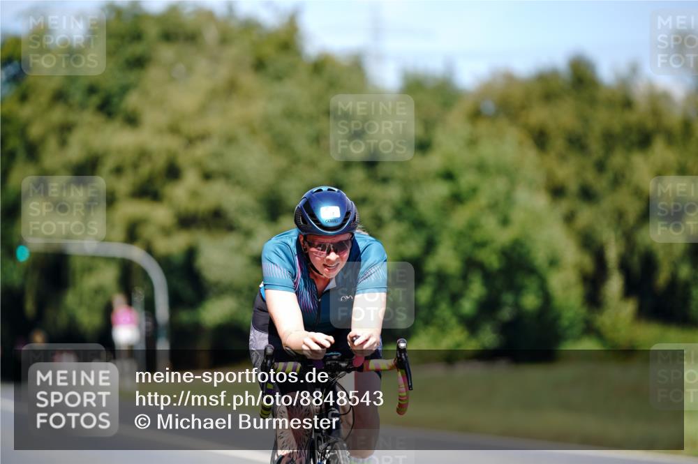 07.09.2025 - 19. Norderstedt Triathlon Michael Burmester http://msf.ph/oto/8848543 07.09.2025 13:21:22 Radfahren 337 meine-sportfotos.de