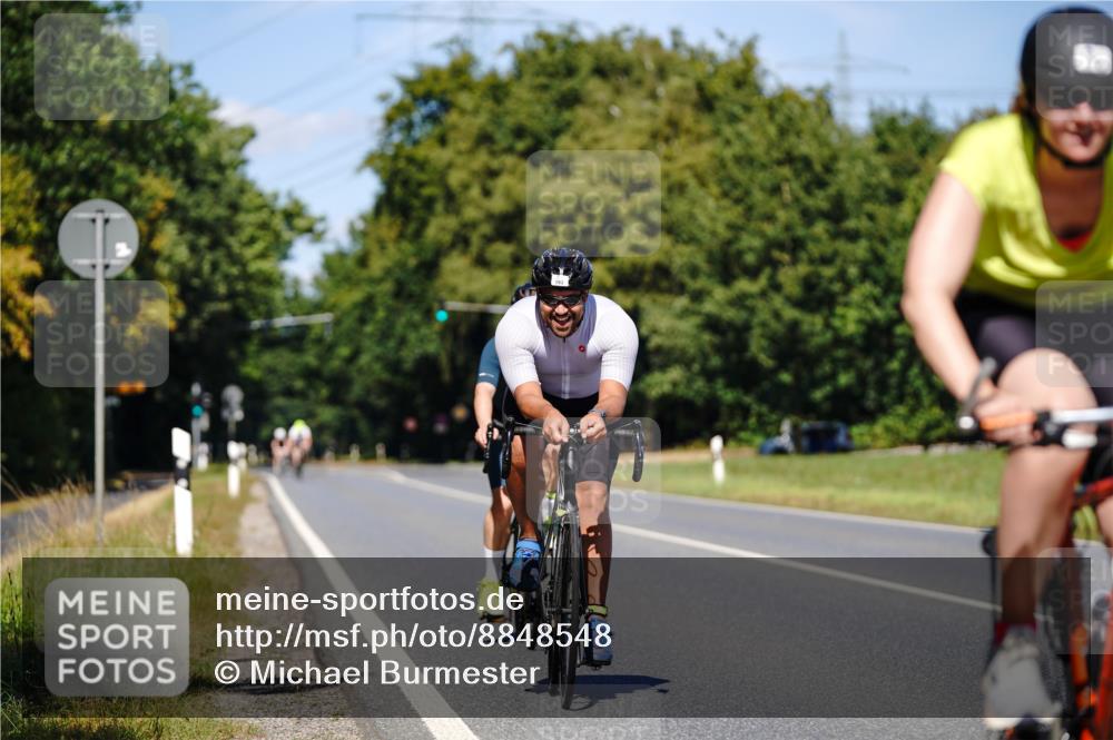 07.09.2025 - 19. Norderstedt Triathlon Michael Burmester http://msf.ph/oto/8848548 07.09.2025 13:22:26 Radfahren 179, 193, 206 meine-sportfotos.de