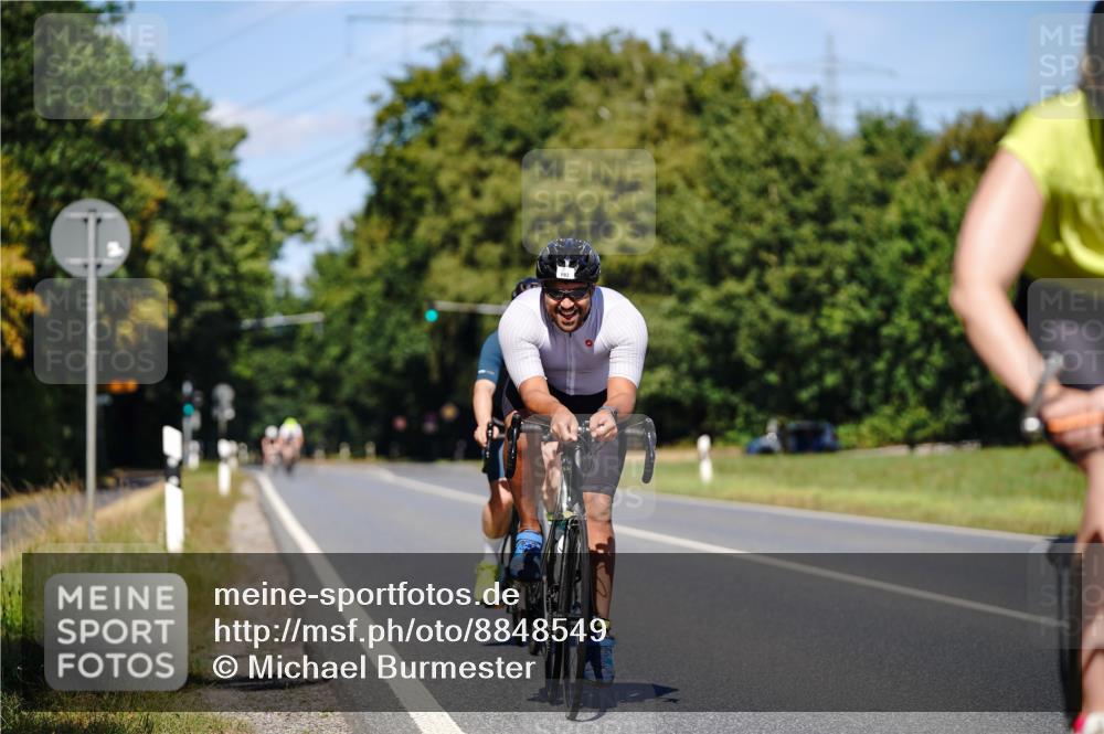 07.09.2025 - 19. Norderstedt Triathlon Michael Burmester http://msf.ph/oto/8848549 07.09.2025 13:22:26 Radfahren 179, 193, 206 meine-sportfotos.de