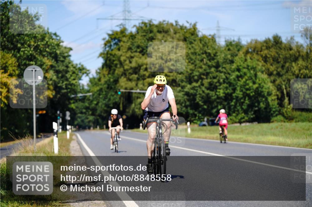 07.09.2025 - 19. Norderstedt Triathlon Michael Burmester http://msf.ph/oto/8848558 07.09.2025 13:22:39 Radfahren 312 meine-sportfotos.de