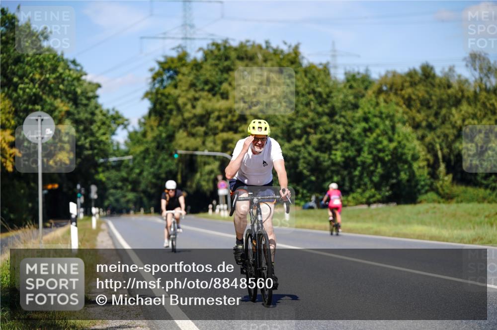 07.09.2025 - 19. Norderstedt Triathlon Michael Burmester http://msf.ph/oto/8848560 07.09.2025 13:22:39 Radfahren 312 meine-sportfotos.de