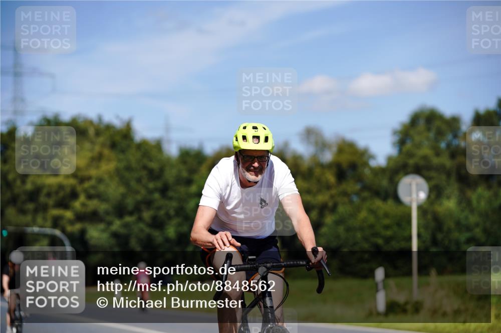 07.09.2025 - 19. Norderstedt Triathlon Michael Burmester http://msf.ph/oto/8848562 07.09.2025 13:22:40 Radfahren 312 meine-sportfotos.de