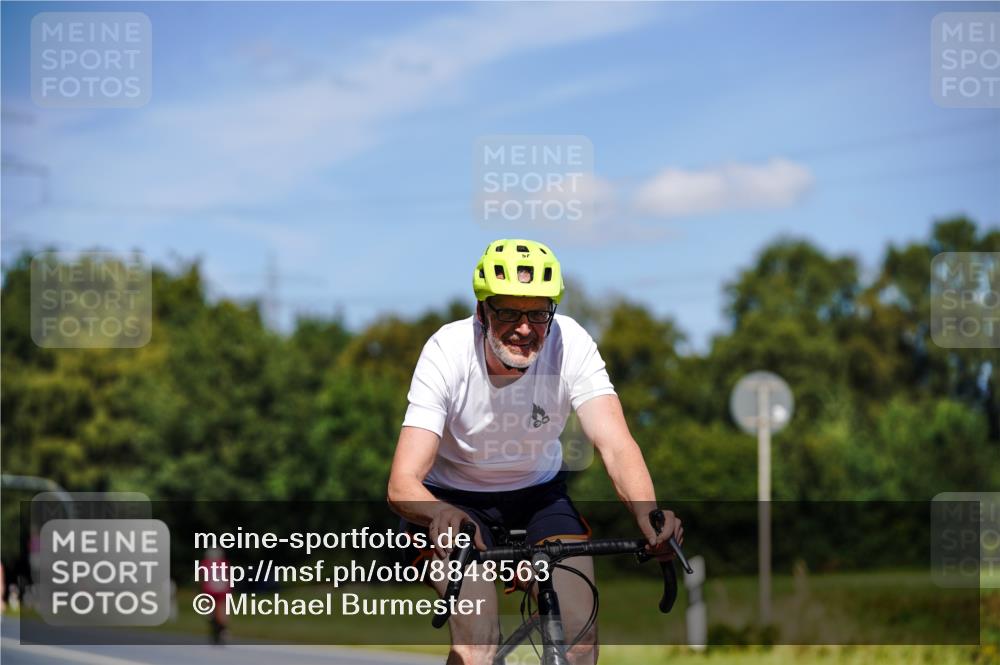 07.09.2025 - 19. Norderstedt Triathlon Michael Burmester http://msf.ph/oto/8848563 07.09.2025 13:22:40 Radfahren 312 meine-sportfotos.de
