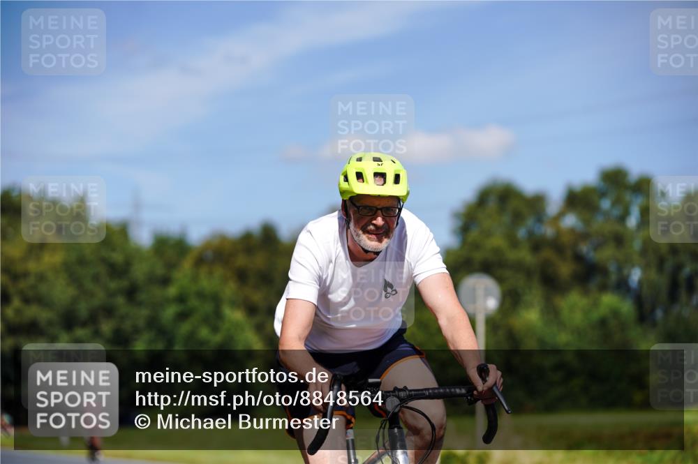 07.09.2025 - 19. Norderstedt Triathlon Michael Burmester http://msf.ph/oto/8848564 07.09.2025 13:22:40 Radfahren 312 meine-sportfotos.de