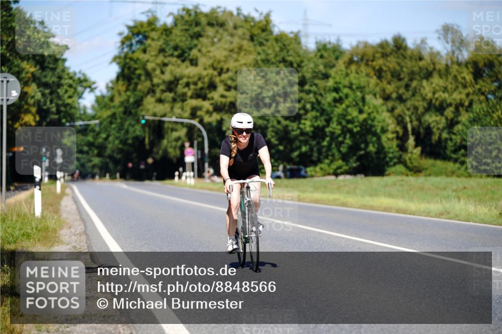 07.09.2025 - 19. Norderstedt Triathlon Michael Burmester http://msf.ph/oto/8848566 07.09.2025 13:22:42 Radfahren 312, 842 meine-sportfotos.de