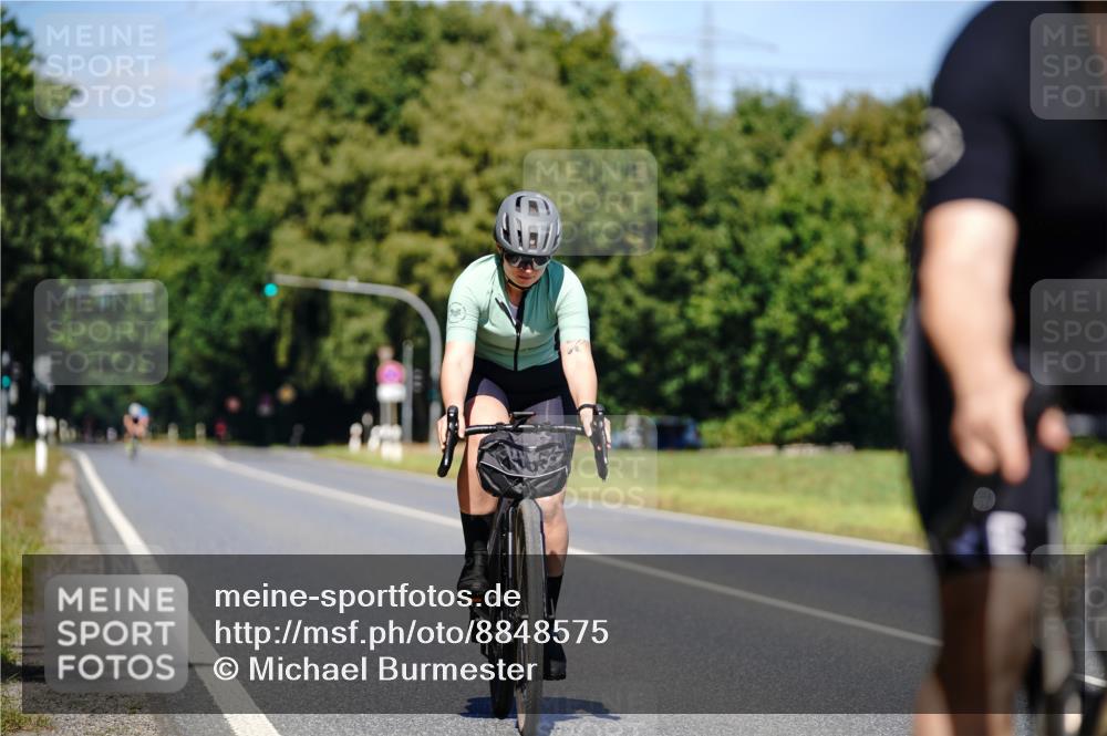 07.09.2025 - 19. Norderstedt Triathlon Michael Burmester http://msf.ph/oto/8848575 07.09.2025 13:23:11 Radfahren  meine-sportfotos.de