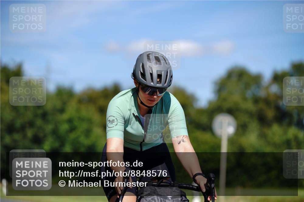 07.09.2025 - 19. Norderstedt Triathlon Michael Burmester http://msf.ph/oto/8848576 07.09.2025 13:23:11 Radfahren  meine-sportfotos.de