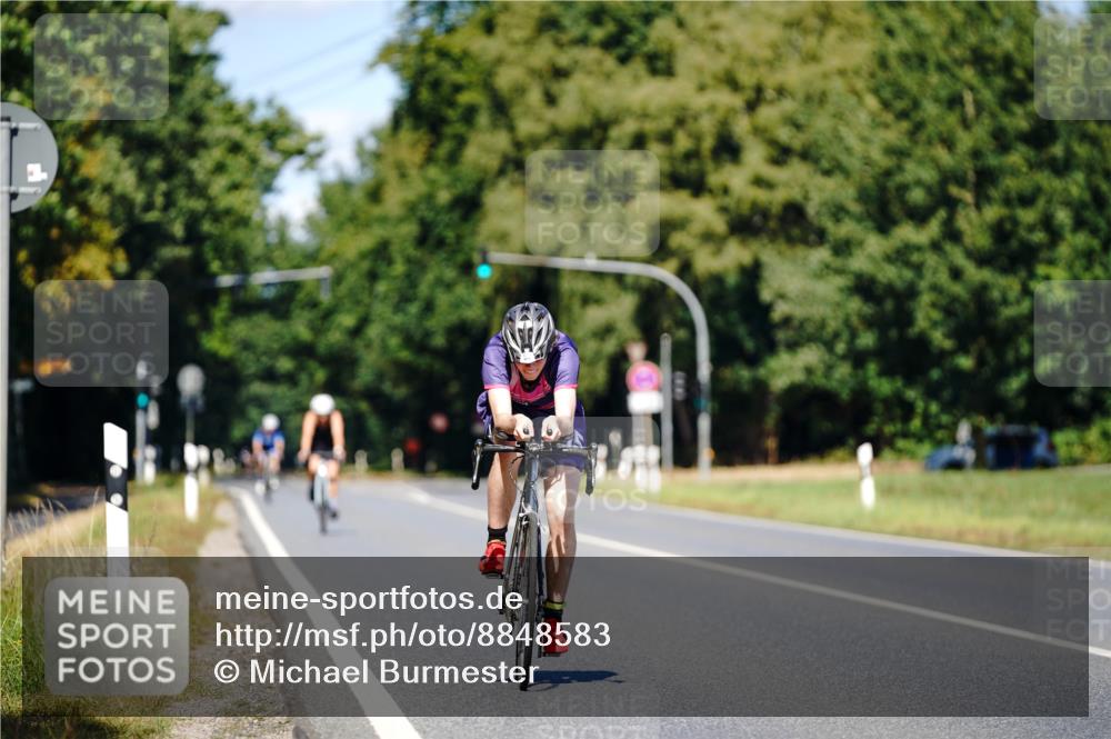 07.09.2025 - 19. Norderstedt Triathlon Michael Burmester http://msf.ph/oto/8848583 07.09.2025 13:23:52 Radfahren 804 meine-sportfotos.de