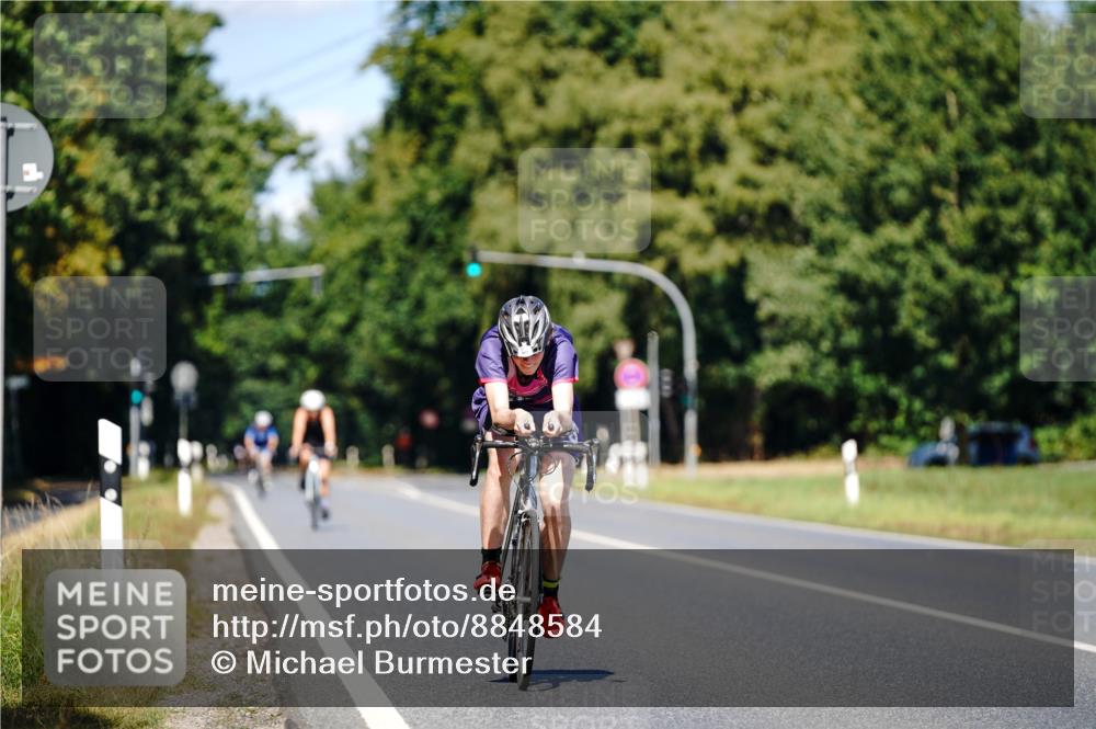07.09.2025 - 19. Norderstedt Triathlon Michael Burmester http://msf.ph/oto/8848584 07.09.2025 13:23:52 Radfahren 804 meine-sportfotos.de