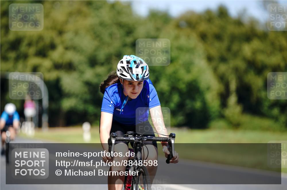 07.09.2025 - 19. Norderstedt Triathlon Michael Burmester http://msf.ph/oto/8848598 07.09.2025 13:24:35 Radfahren 359 meine-sportfotos.de