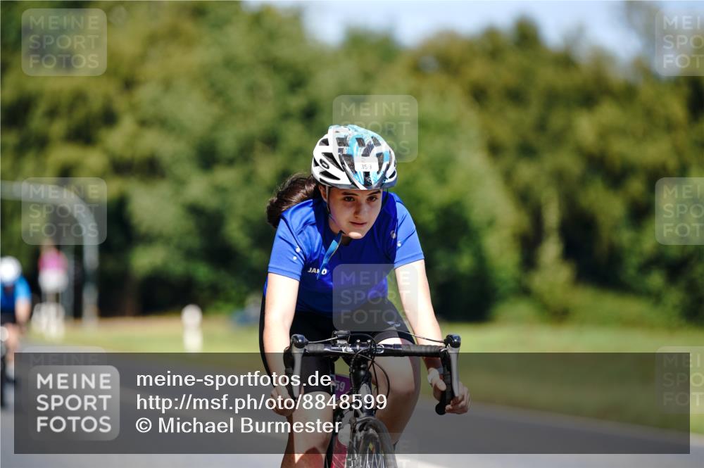 07.09.2025 - 19. Norderstedt Triathlon Michael Burmester http://msf.ph/oto/8848599 07.09.2025 13:24:35 Radfahren 359 meine-sportfotos.de