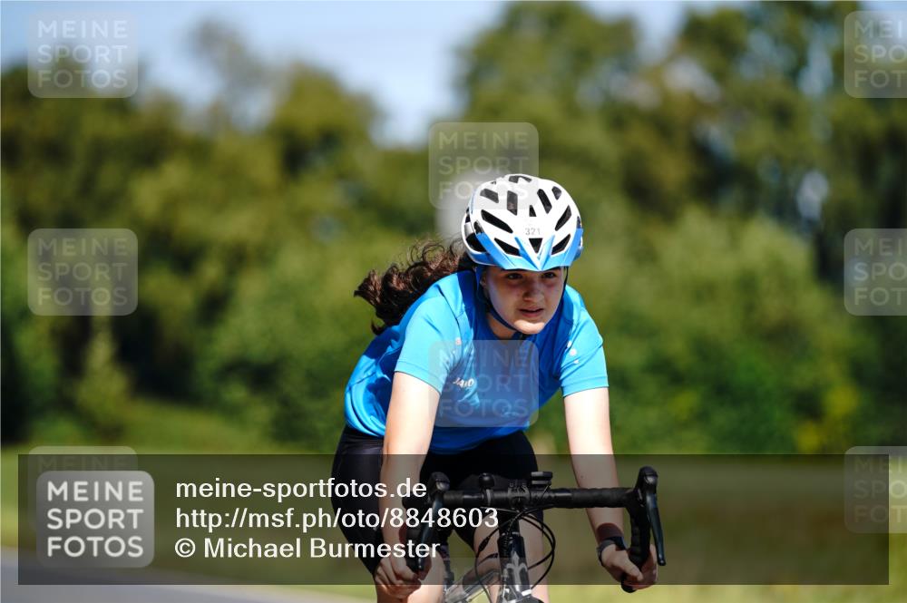07.09.2025 - 19. Norderstedt Triathlon Michael Burmester http://msf.ph/oto/8848603 07.09.2025 13:24:39 Radfahren 321, 359 meine-sportfotos.de