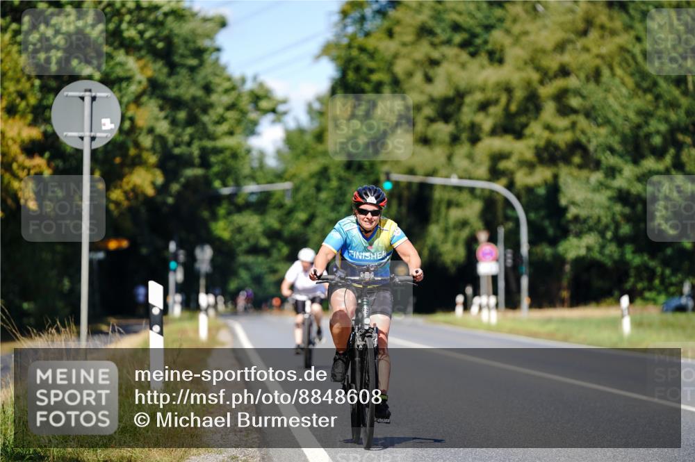 07.09.2025 - 19. Norderstedt Triathlon Michael Burmester http://msf.ph/oto/8848608 07.09.2025 13:25:25 Radfahren 320, 1353 meine-sportfotos.de