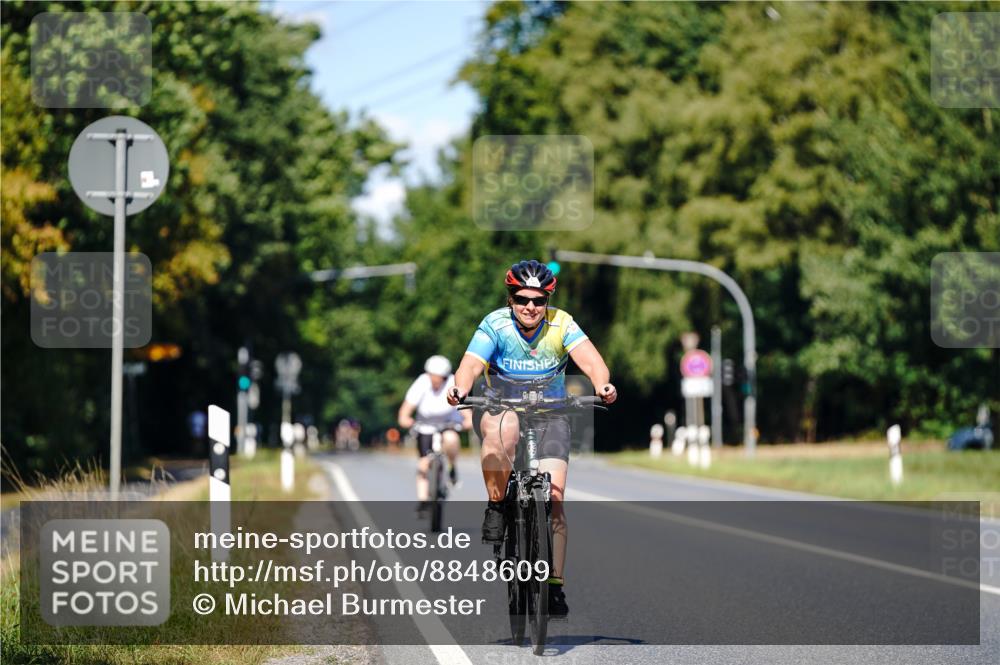 07.09.2025 - 19. Norderstedt Triathlon Michael Burmester http://msf.ph/oto/8848609 07.09.2025 13:25:25 Radfahren 320, 1353 meine-sportfotos.de