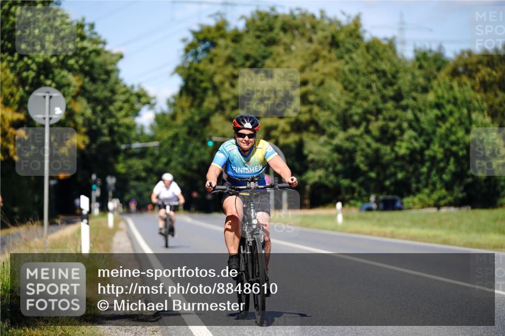 07.09.2025 - 19. Norderstedt Triathlon Michael Burmester http://msf.ph/oto/8848610 07.09.2025 13:25:26 Radfahren 320, 1353 meine-sportfotos.de