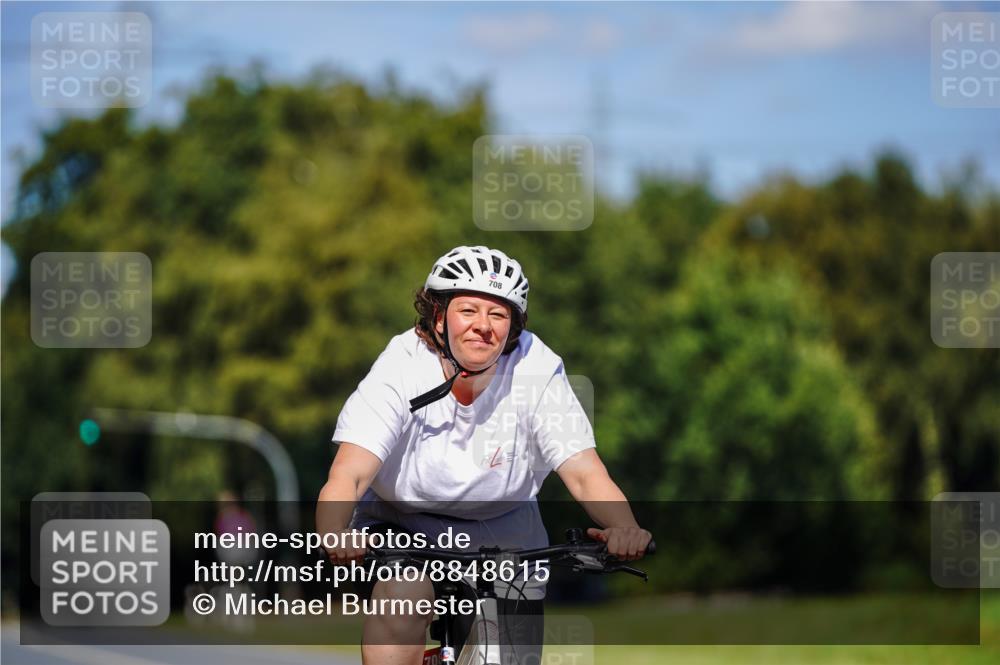 07.09.2025 - 19. Norderstedt Triathlon Michael Burmester http://msf.ph/oto/8848615 07.09.2025 13:25:32 Radfahren 708 meine-sportfotos.de