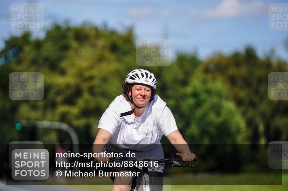 07.09.2025 - 19. Norderstedt Triathlon Michael Burmester http://msf.ph/oto/8848616 07.09.2025 13:25:32 Radfahren 708 meine-sportfotos.de