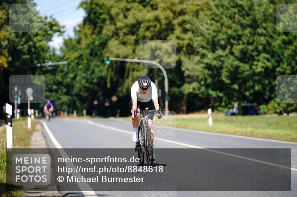 07.09.2025 - 19. Norderstedt Triathlon Michael Burmester http://msf.ph/oto/8848618 07.09.2025 13:25:45 Radfahren 354 meine-sportfotos.de