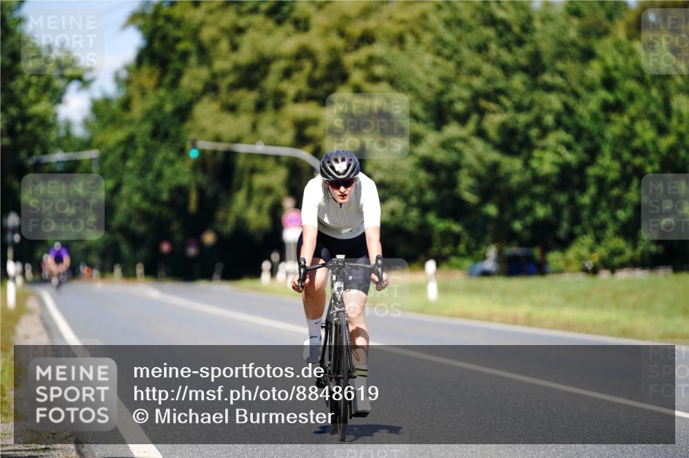 07.09.2025 - 19. Norderstedt Triathlon Michael Burmester http://msf.ph/oto/8848619 07.09.2025 13:25:46 Radfahren 354 meine-sportfotos.de