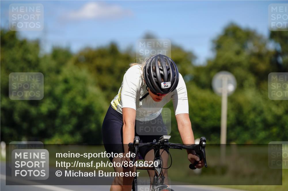 07.09.2025 - 19. Norderstedt Triathlon Michael Burmester http://msf.ph/oto/8848620 07.09.2025 13:25:47 Radfahren 354 meine-sportfotos.de
