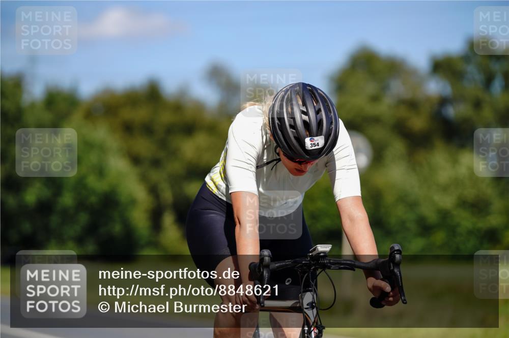 07.09.2025 - 19. Norderstedt Triathlon Michael Burmester http://msf.ph/oto/8848621 07.09.2025 13:25:48 Radfahren 354 meine-sportfotos.de
