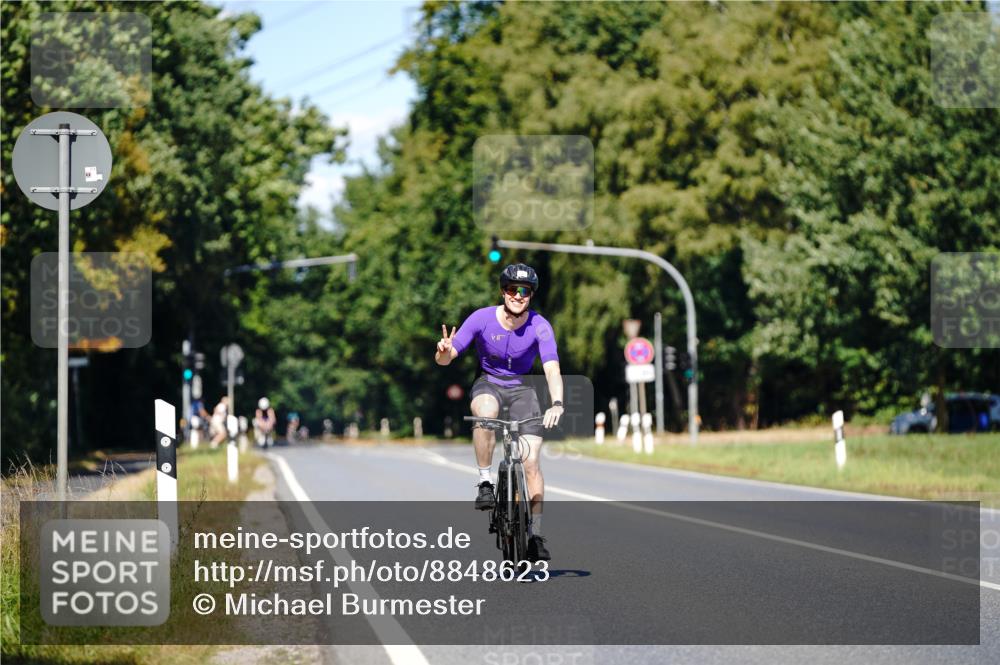 07.09.2025 - 19. Norderstedt Triathlon Michael Burmester http://msf.ph/oto/8848623 07.09.2025 13:25:59 Radfahren  meine-sportfotos.de