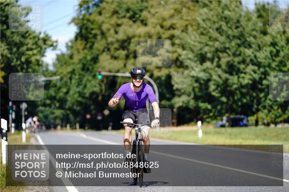 07.09.2025 - 19. Norderstedt Triathlon Michael Burmester http://msf.ph/oto/8848625 07.09.2025 13:26:00 Radfahren 298 meine-sportfotos.de