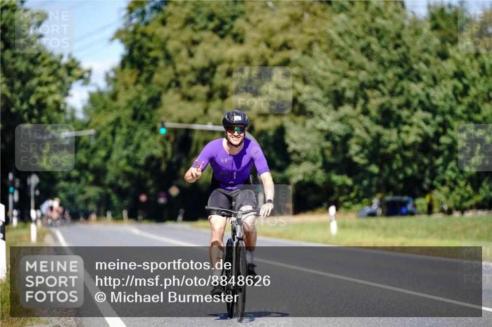 07.09.2025 - 19. Norderstedt Triathlon Michael Burmester http://msf.ph/oto/8848626 07.09.2025 13:26:01 Radfahren 298 meine-sportfotos.de