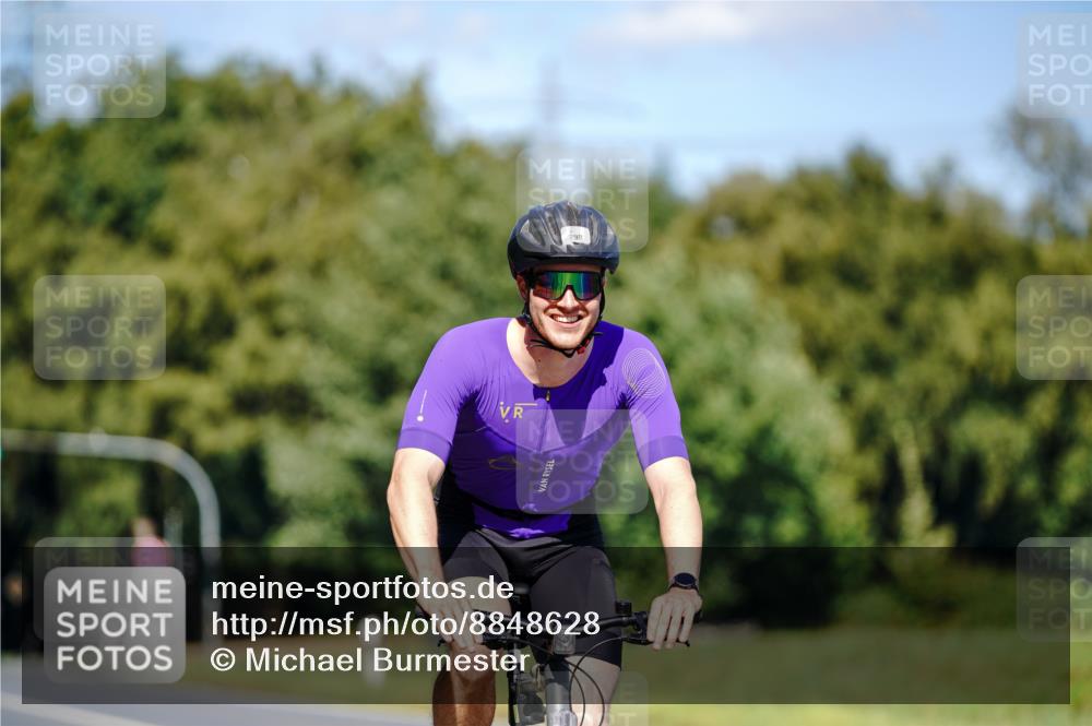 07.09.2025 - 19. Norderstedt Triathlon Michael Burmester http://msf.ph/oto/8848628 07.09.2025 13:26:02 Radfahren 298 meine-sportfotos.de