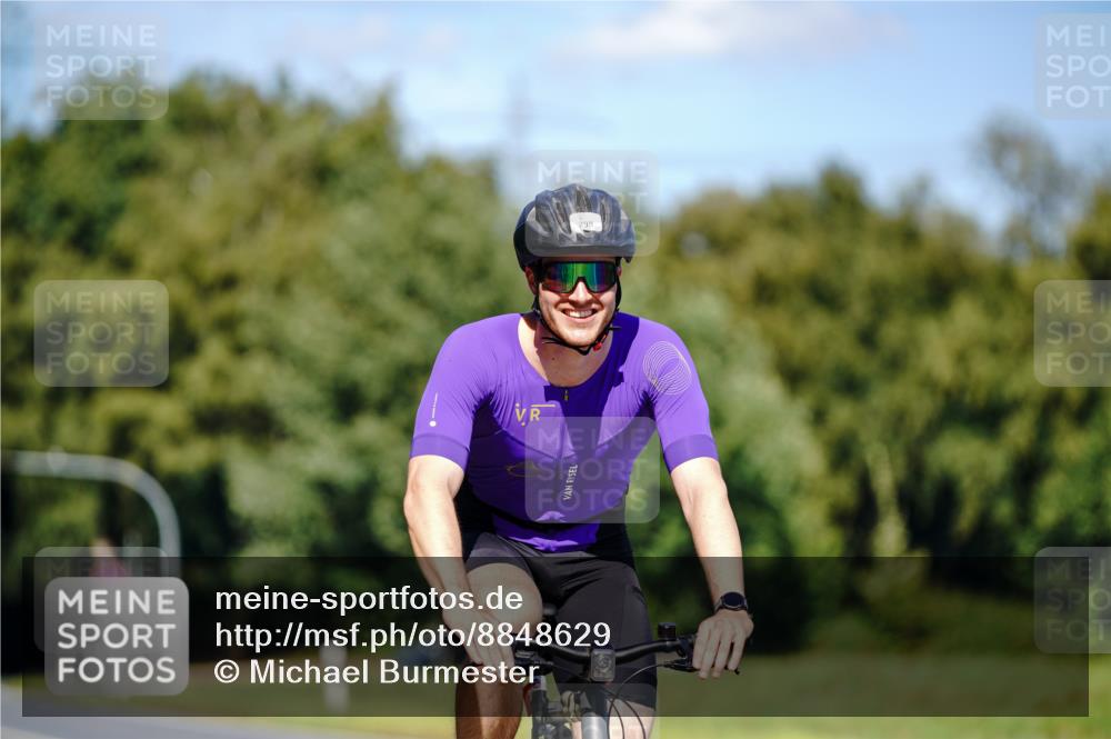 07.09.2025 - 19. Norderstedt Triathlon Michael Burmester http://msf.ph/oto/8848629 07.09.2025 13:26:02 Radfahren 298 meine-sportfotos.de