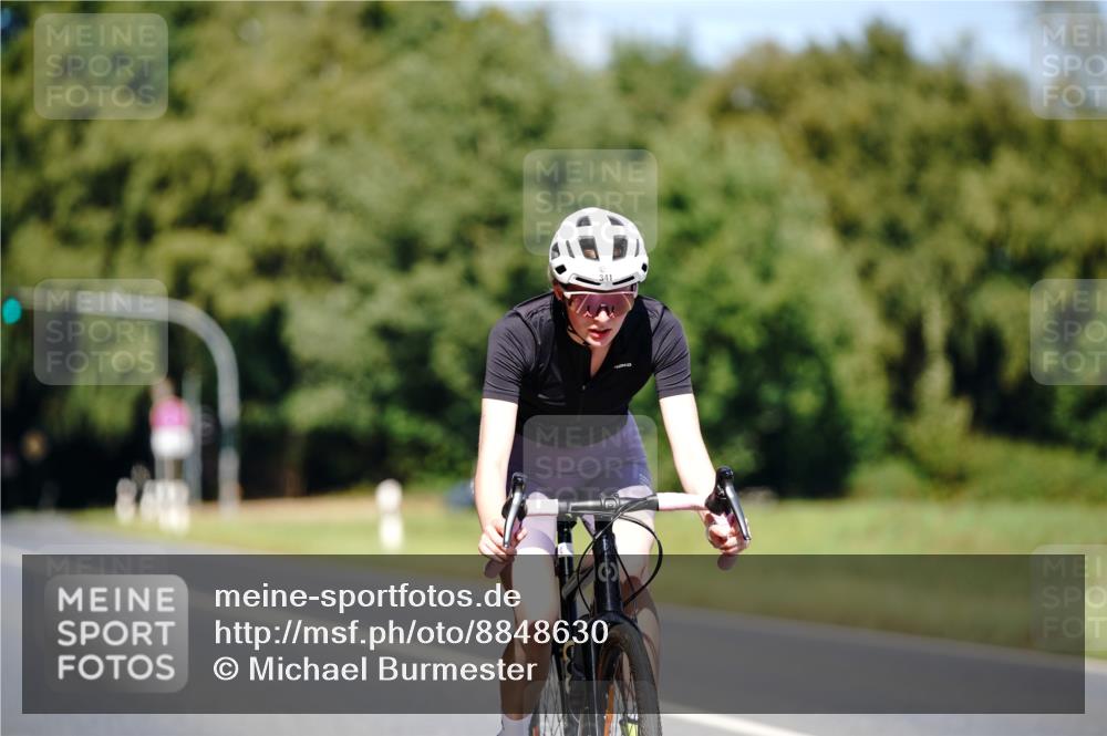07.09.2025 - 19. Norderstedt Triathlon Michael Burmester http://msf.ph/oto/8848630 07.09.2025 13:26:23 Radfahren 341 meine-sportfotos.de