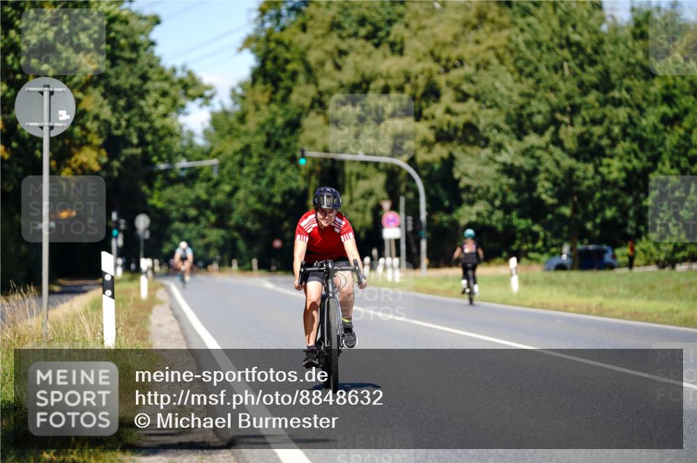 07.09.2025 - 19. Norderstedt Triathlon Michael Burmester http://msf.ph/oto/8848632 07.09.2025 13:26:33 Radfahren 841 meine-sportfotos.de
