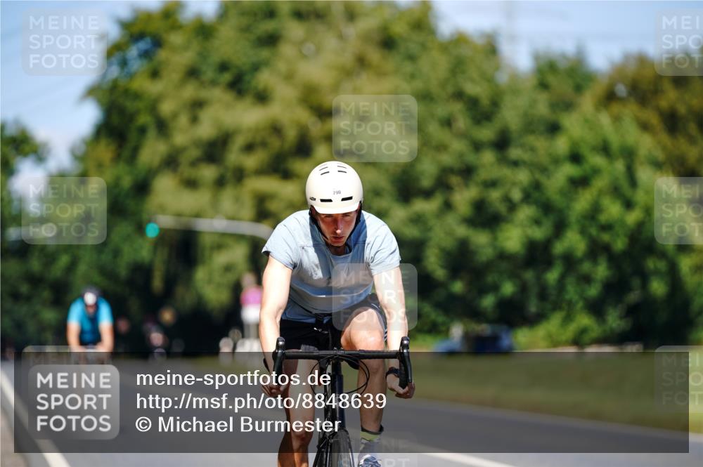 07.09.2025 - 19. Norderstedt Triathlon Michael Burmester http://msf.ph/oto/8848639 07.09.2025 13:26:48 Radfahren 790 meine-sportfotos.de
