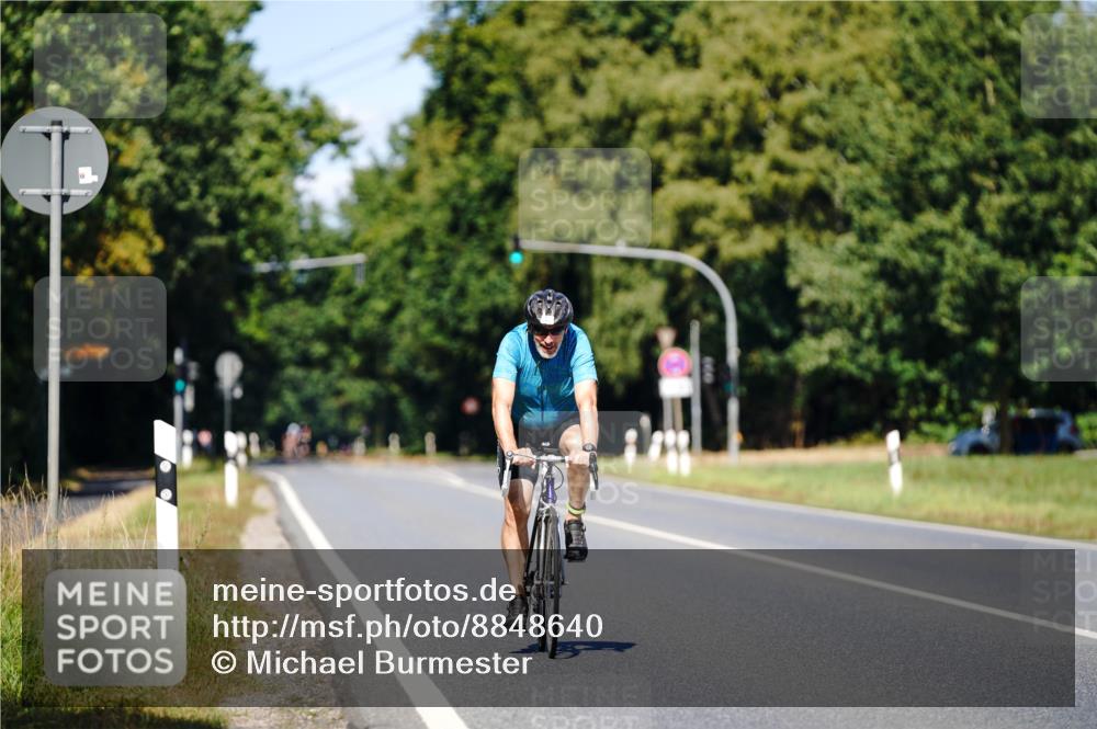 07.09.2025 - 19. Norderstedt Triathlon Michael Burmester http://msf.ph/oto/8848640 07.09.2025 13:26:50 Radfahren 790 meine-sportfotos.de