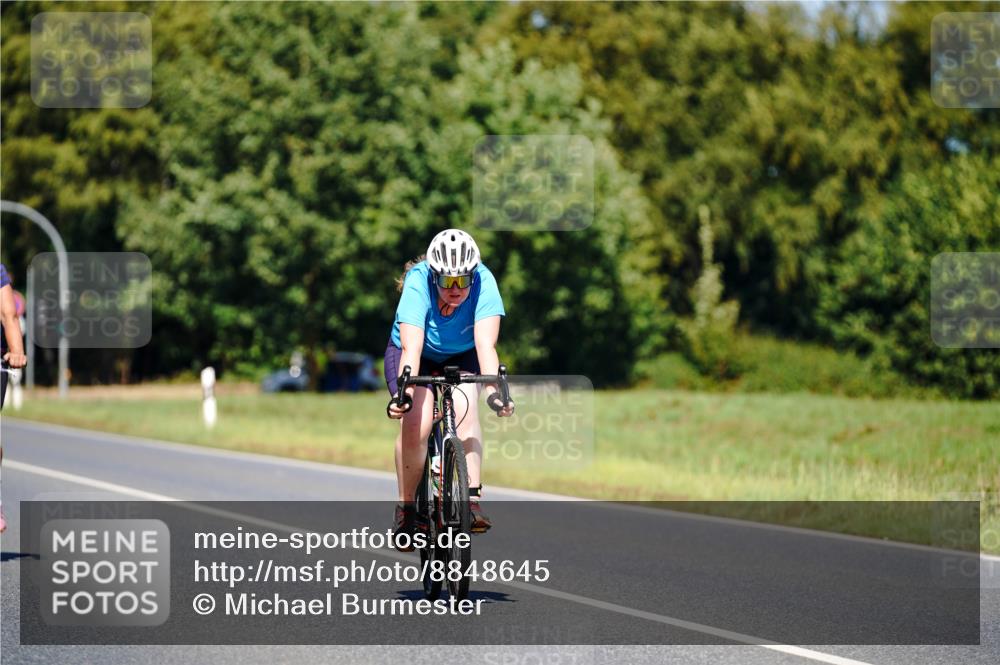07.09.2025 - 19. Norderstedt Triathlon Michael Burmester http://msf.ph/oto/8848645 07.09.2025 13:27:33 Radfahren 328 meine-sportfotos.de