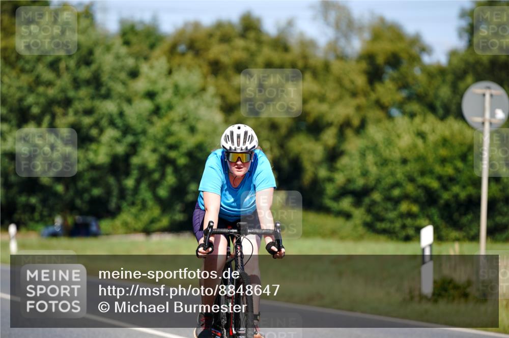 07.09.2025 - 19. Norderstedt Triathlon Michael Burmester http://msf.ph/oto/8848647 07.09.2025 13:27:34 Radfahren 328, 350 meine-sportfotos.de