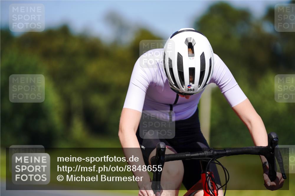 07.09.2025 - 19. Norderstedt Triathlon Michael Burmester http://msf.ph/oto/8848655 07.09.2025 13:27:52 Radfahren 353 meine-sportfotos.de