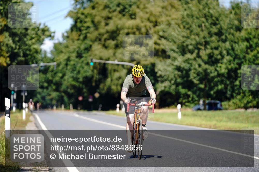 07.09.2025 - 19. Norderstedt Triathlon Michael Burmester http://msf.ph/oto/8848656 07.09.2025 13:28:12 Radfahren 325 meine-sportfotos.de