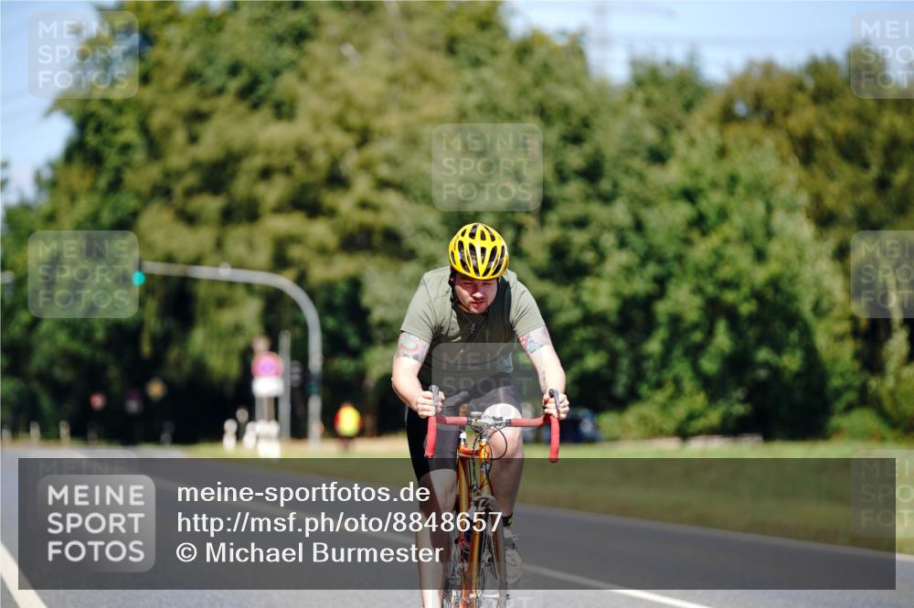 07.09.2025 - 19. Norderstedt Triathlon Michael Burmester http://msf.ph/oto/8848657 07.09.2025 13:28:13 Radfahren 325 meine-sportfotos.de